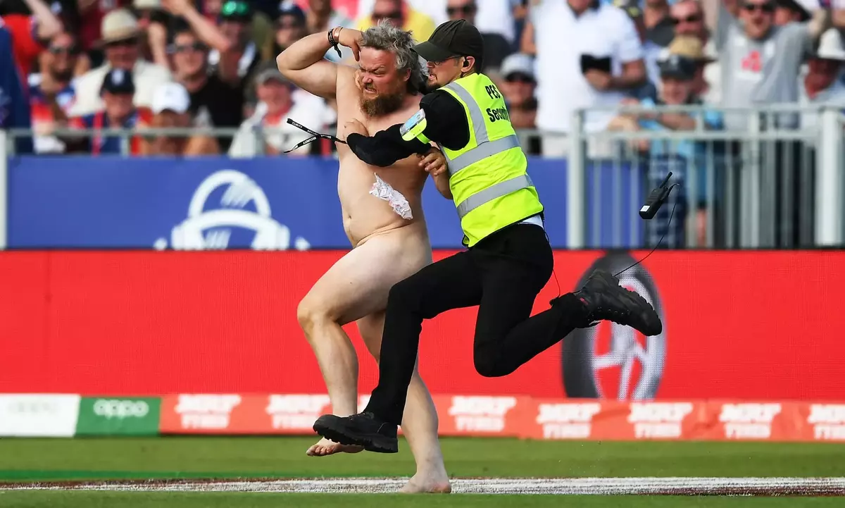 A streaker in New Zealand vs England - ICC Cricket World Cup 2019, Cricket Funny Images