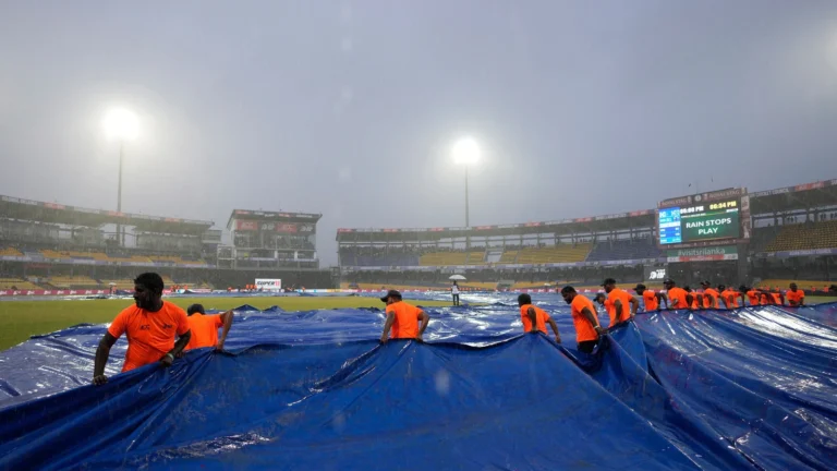 India vs Pakistan Match Stopped, Cricket World Cup Weather