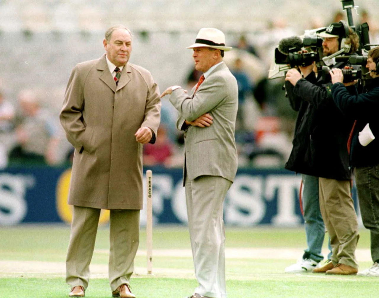 Ray Illingworth and Geoffrey Boycott, England vs India, 3rd ODI 1996